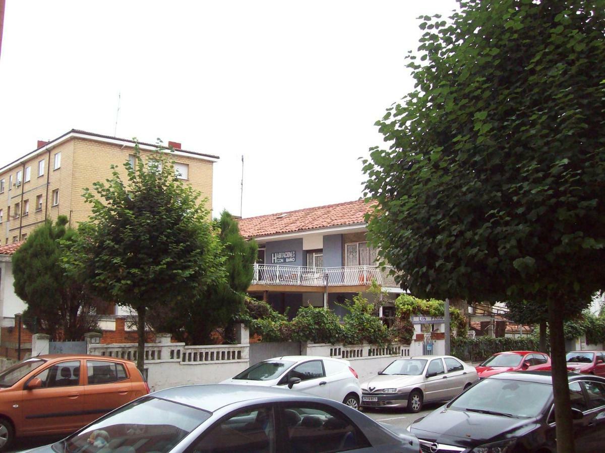 Pension Los Pinos גיחון מראה חיצוני תמונה